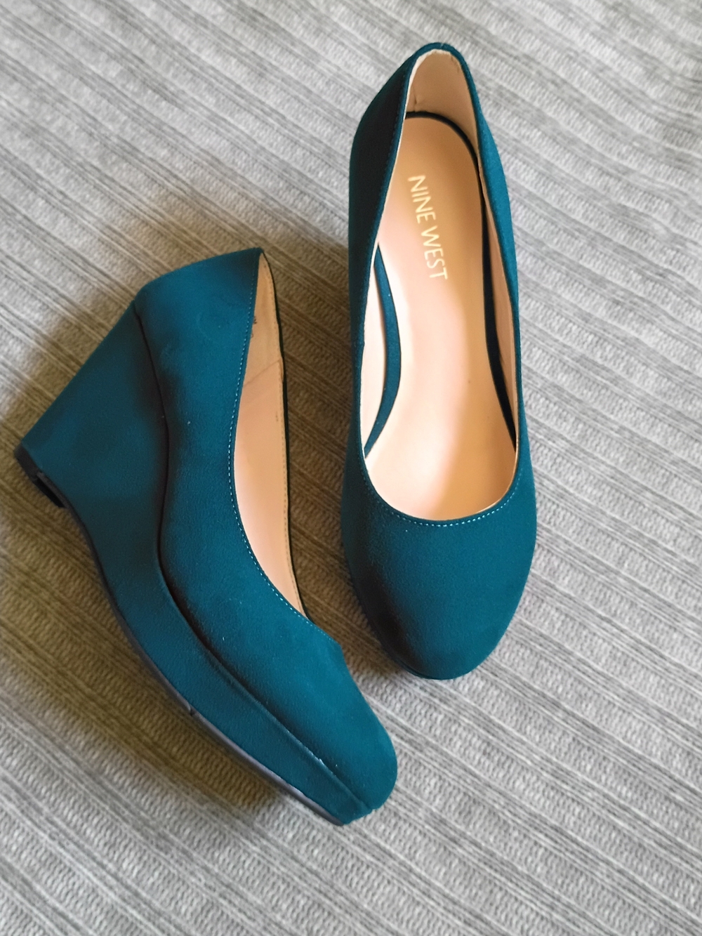 Nine West Wondero Teal Suede Wedge Pumps Shoes Size 5M